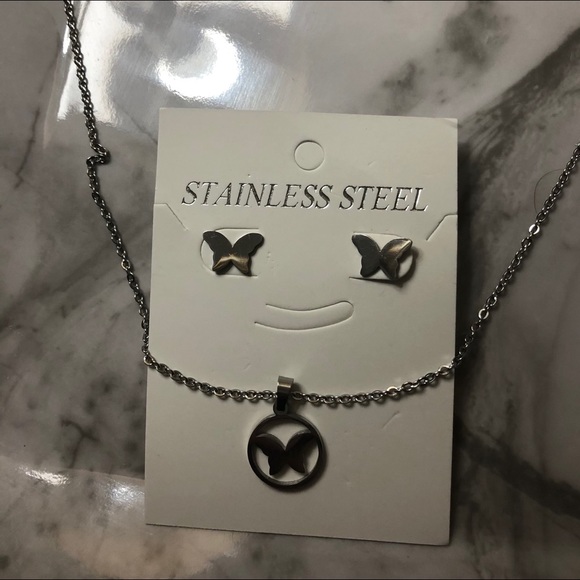 Delicate butterfly 🦋 Earrings and necklace set - Picture 2 of 8